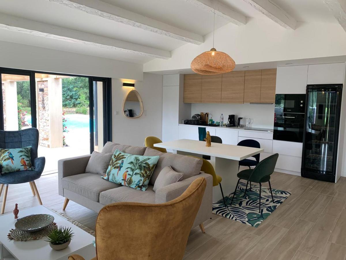 Magnifique Villa Avec Piscine Au Coeur Des Vignes Cogolin Buitenkant foto
