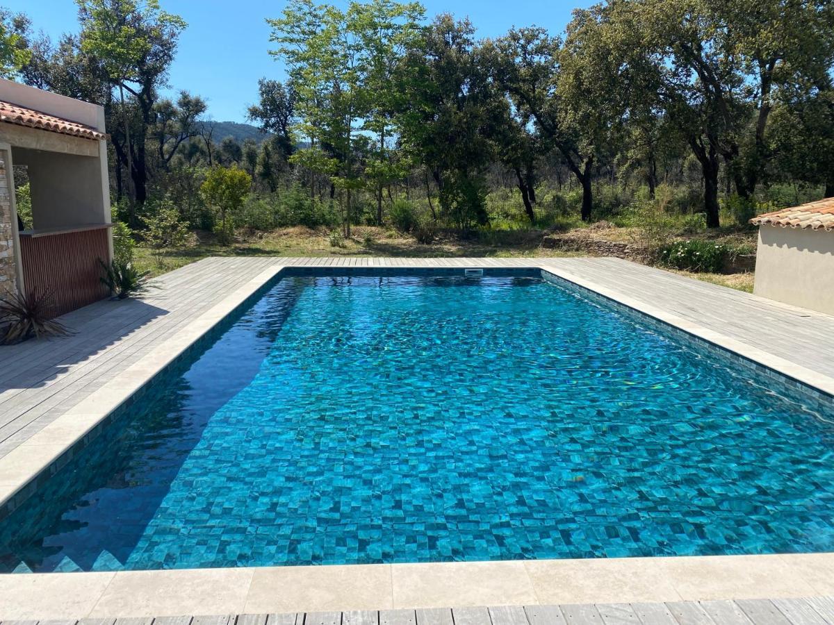 Magnifique Villa Avec Piscine Au Coeur Des Vignes Cogolin Buitenkant foto