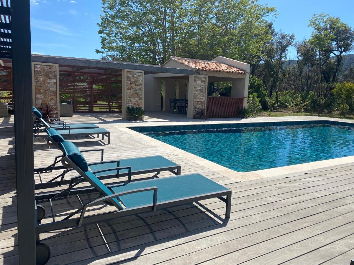 Magnifique Villa Avec Piscine Au Coeur Des Vignes Cogolin Buitenkant foto