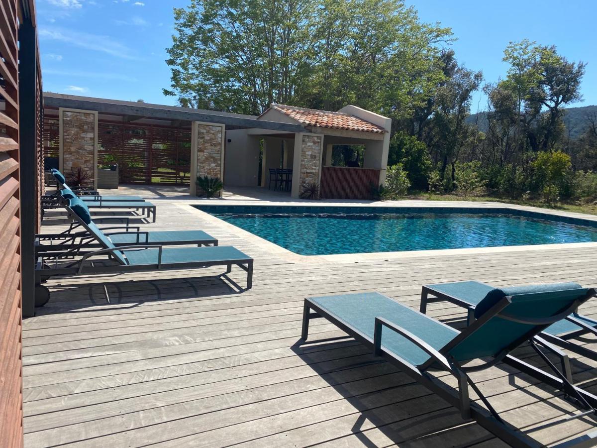 Magnifique Villa Avec Piscine Au Coeur Des Vignes Cogolin Buitenkant foto
