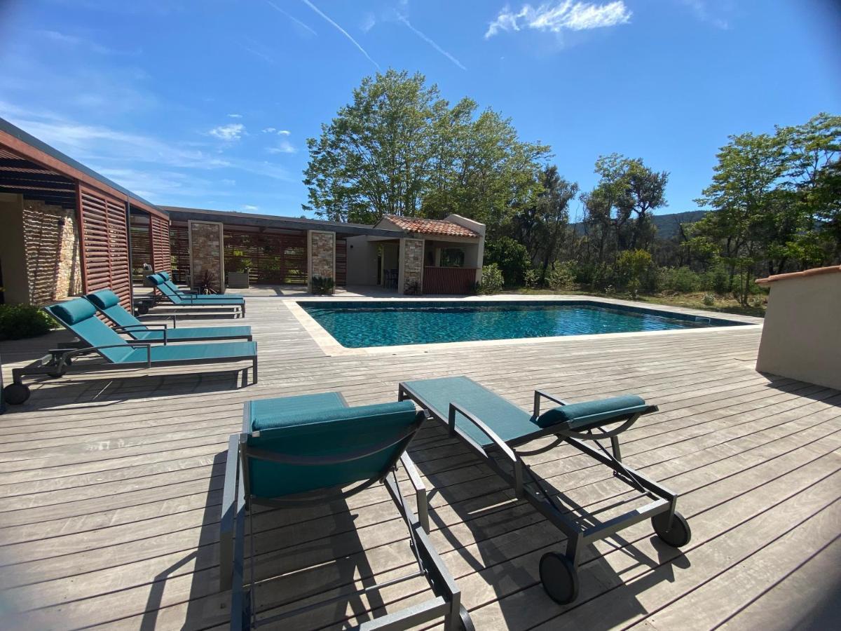 Magnifique Villa Avec Piscine Au Coeur Des Vignes Cogolin Buitenkant foto