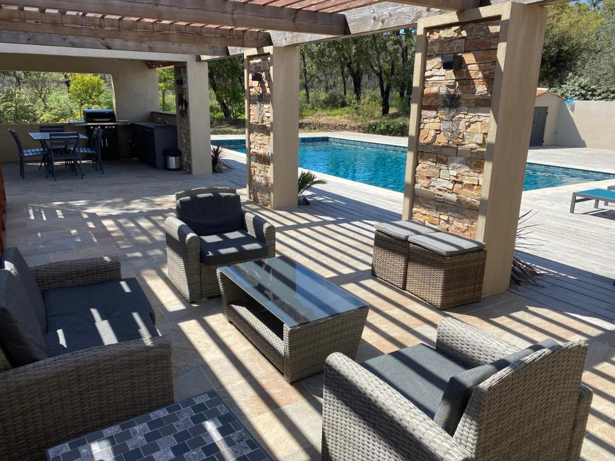 Magnifique Villa Avec Piscine Au Coeur Des Vignes Cogolin Buitenkant foto