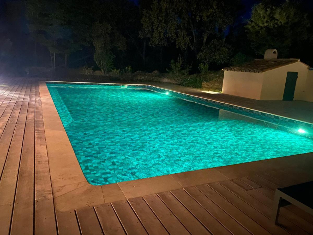 Magnifique Villa Avec Piscine Au Coeur Des Vignes Cogolin Buitenkant foto