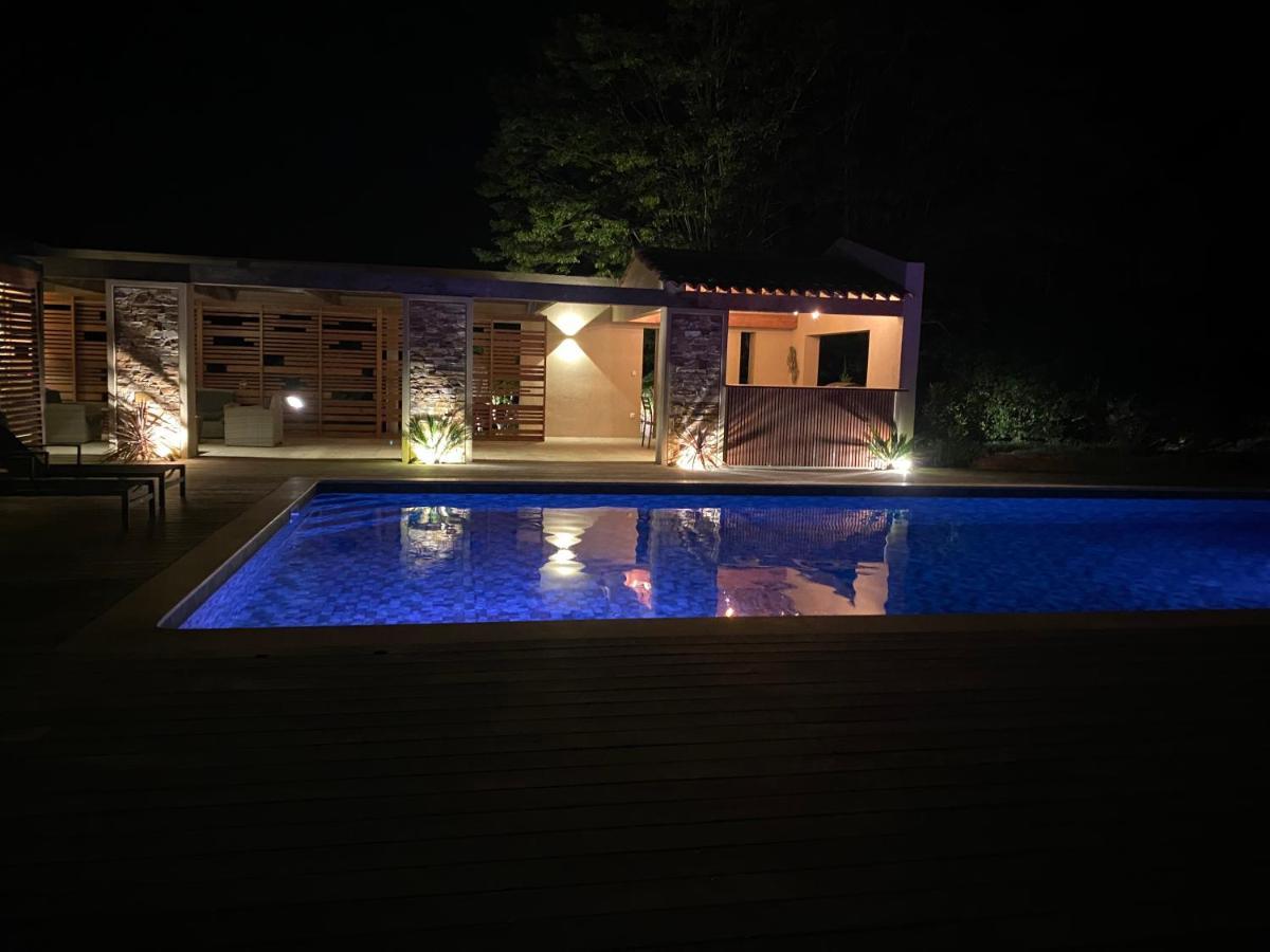 Magnifique Villa Avec Piscine Au Coeur Des Vignes Cogolin Buitenkant foto