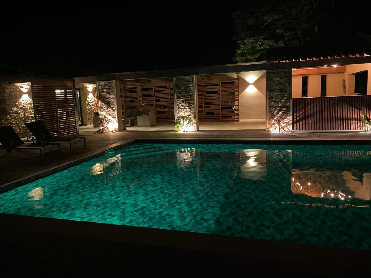 Magnifique Villa Avec Piscine Au Coeur Des Vignes Cogolin Buitenkant foto